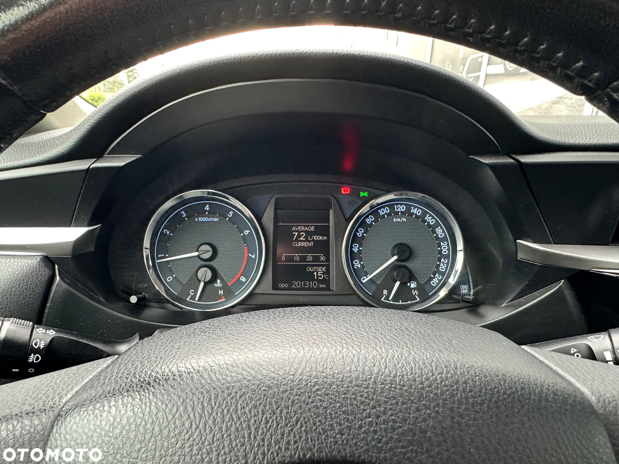 Toyota Corolla 1.6 Premium - 18