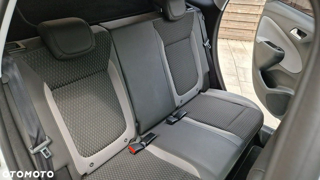 Opel Crossland X - 14
