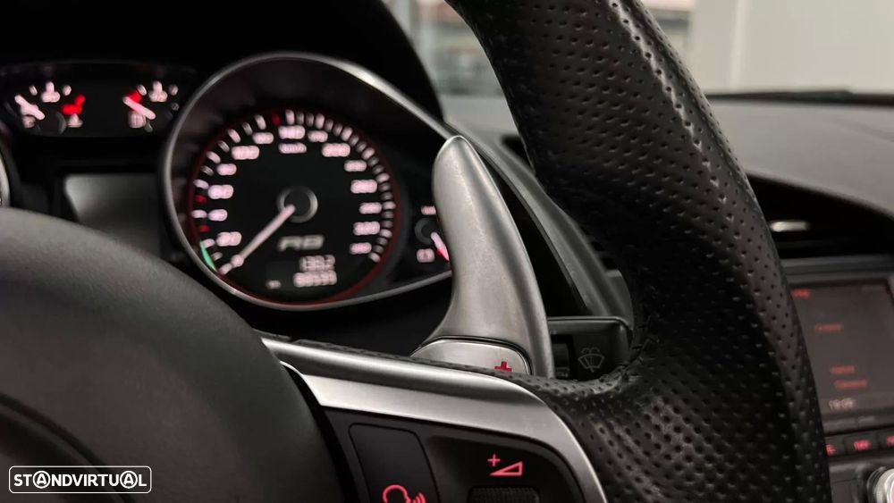 Audi R8 Spyder 5.2 FSi V10 quattro R-tronic - 29