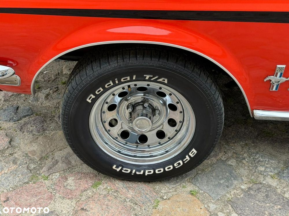 Ford Mustang - 7