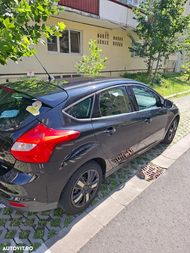 Ford Focus ver-1-0-ecoboost-active - 4