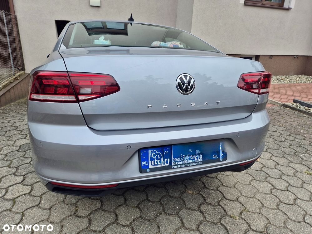 Volkswagen Passat 1.5 TSI EVO Business - 9