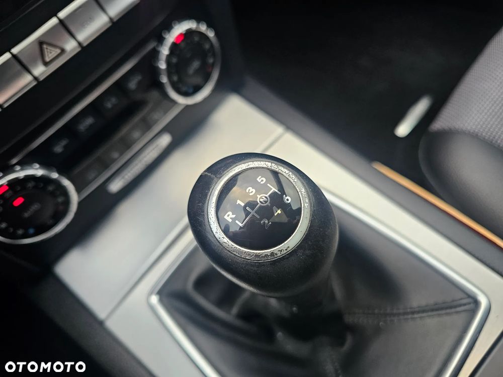 Mercedes-Benz Klasa C 200 CDI BlueEff Elegance - 31