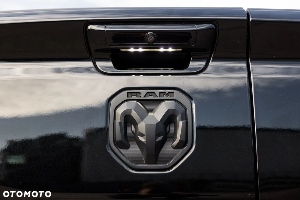 RAM 1500 5.7 eTorque Crew Cab Shortbed Limited Black - 24