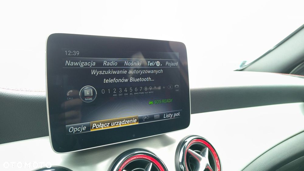 Mercedes-Benz GLA - 24