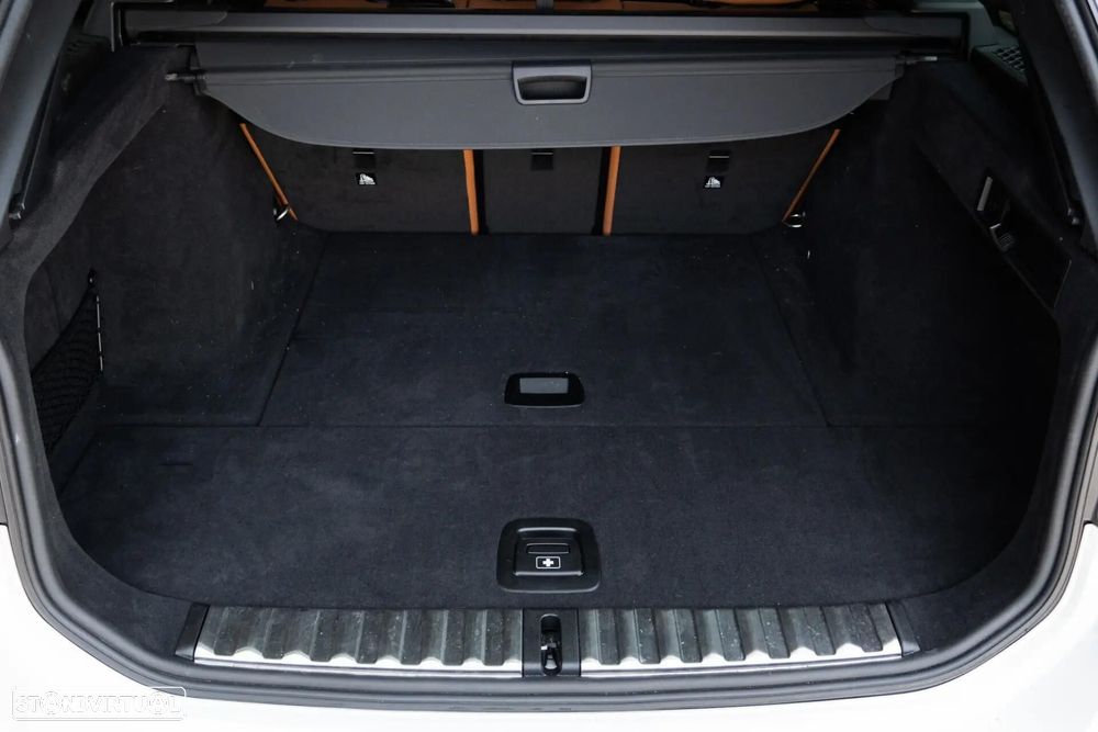 BMW 318 d Pack Desportivo M Pro Auto - 59