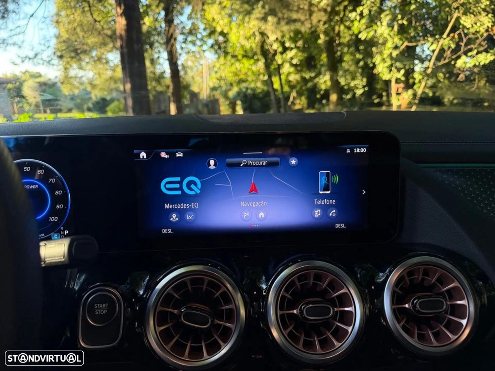 Mercedes-Benz EQA 300 4Matic AMG Line - 18