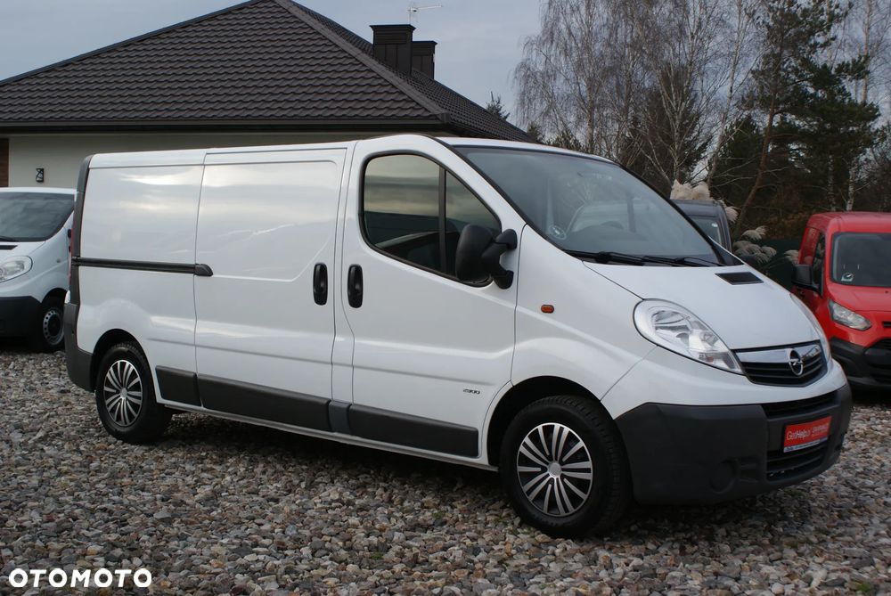 Opel Vivaro - 1