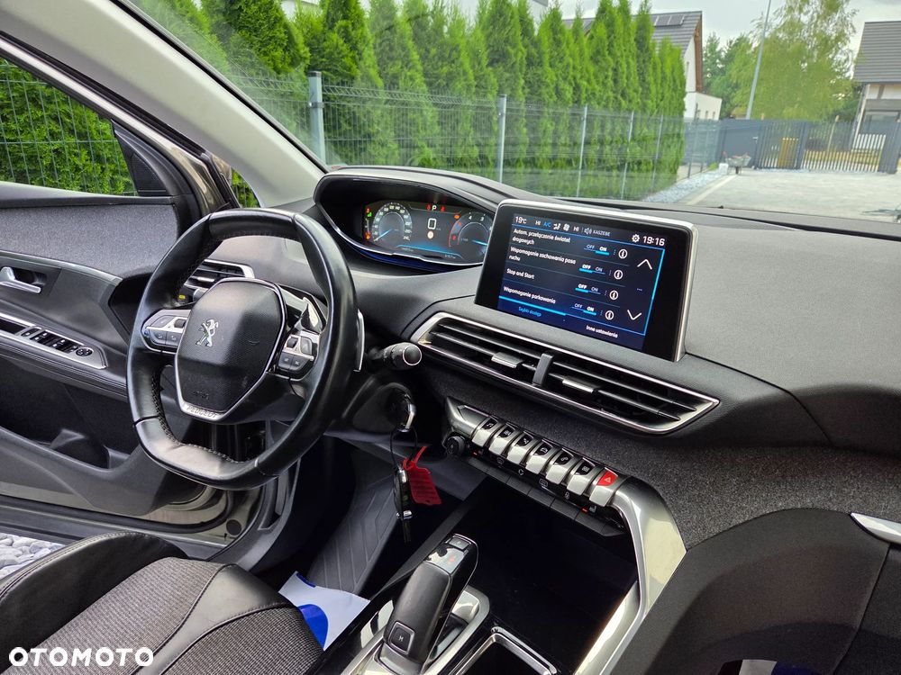 Peugeot 5008 1.6 BlueHDI Allure S&S EAT6 - 22