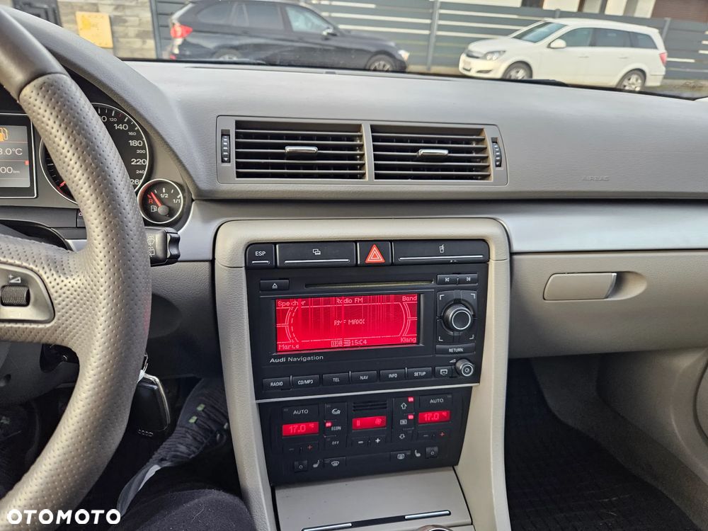 Audi A4 Avant 2.0 TDI - 17