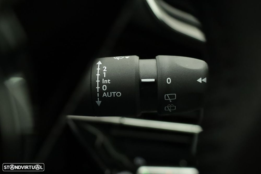 Peugeot e-2008 54 kWh Allure - 20