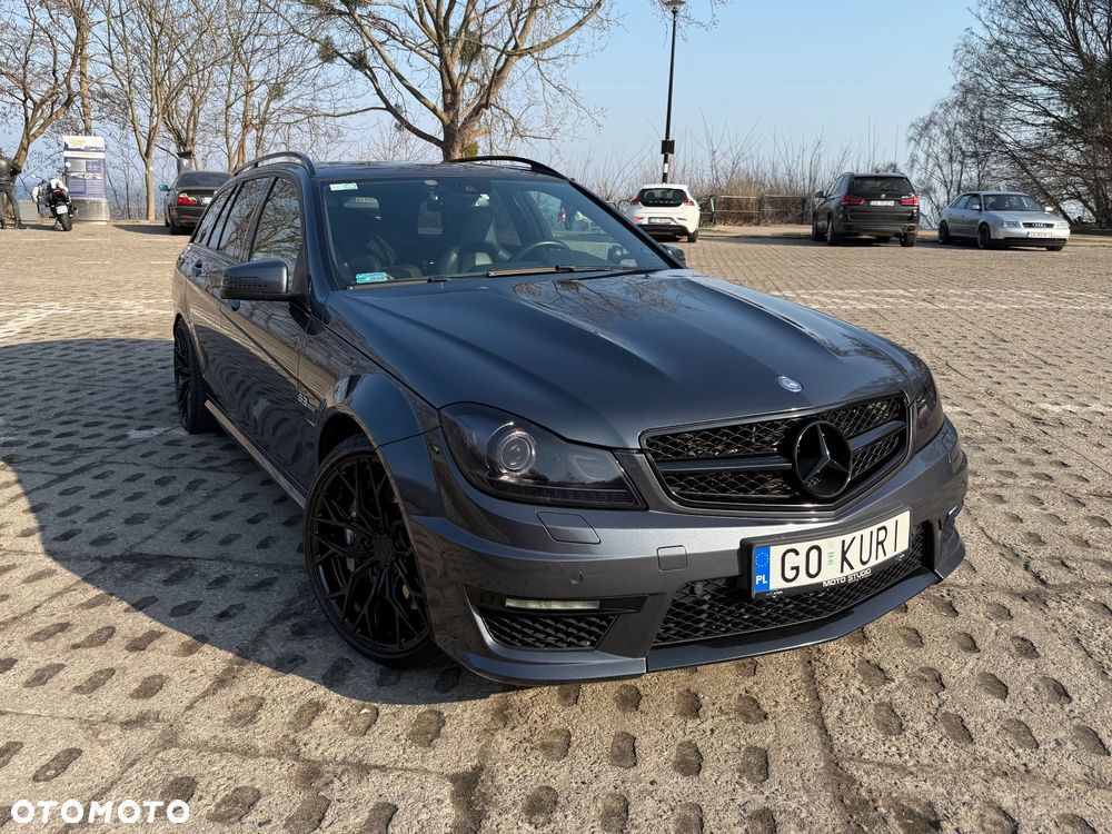 Mercedes-Benz Klasa C 63 AMG - 3
