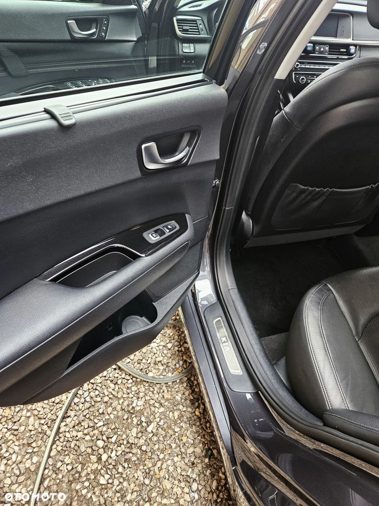 Kia Optima 2.0 L - 7