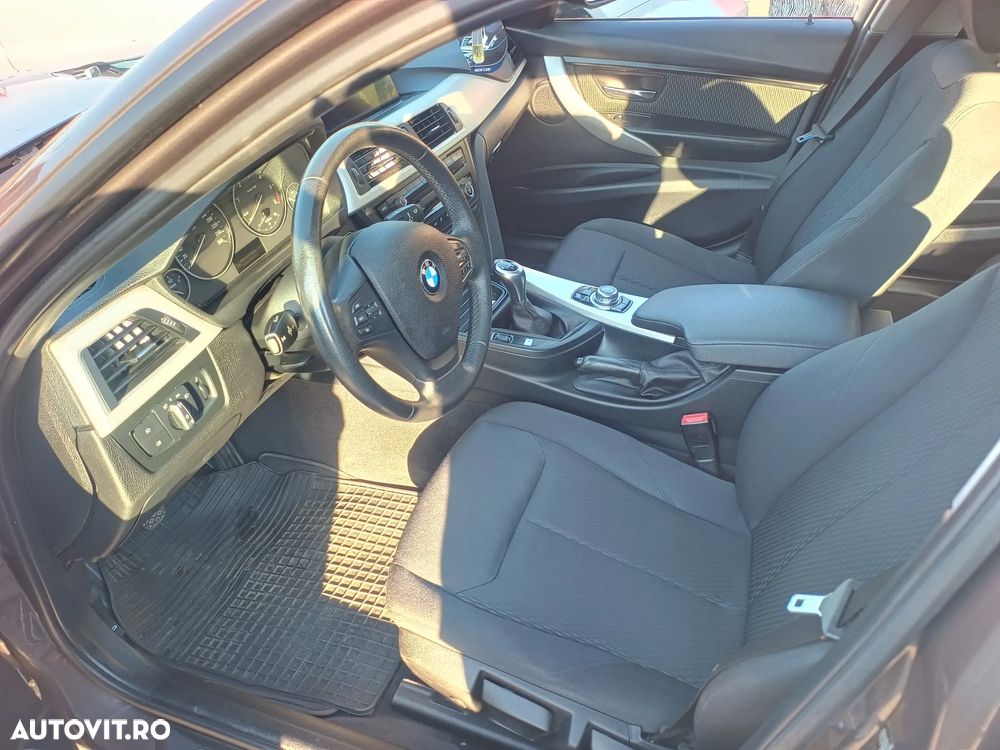 BMW Seria 3 318d - 10
