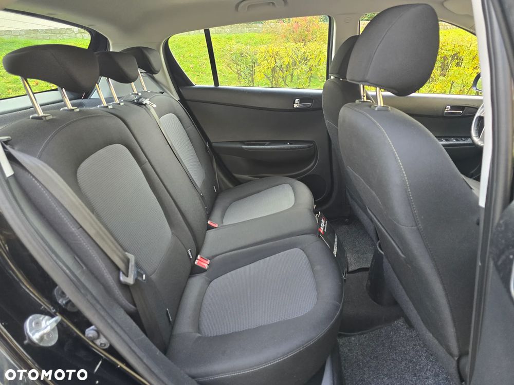 Hyundai i20 - 24