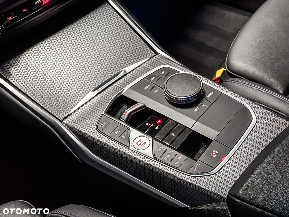 BMW Seria 3 318i M Sport Edition - 17