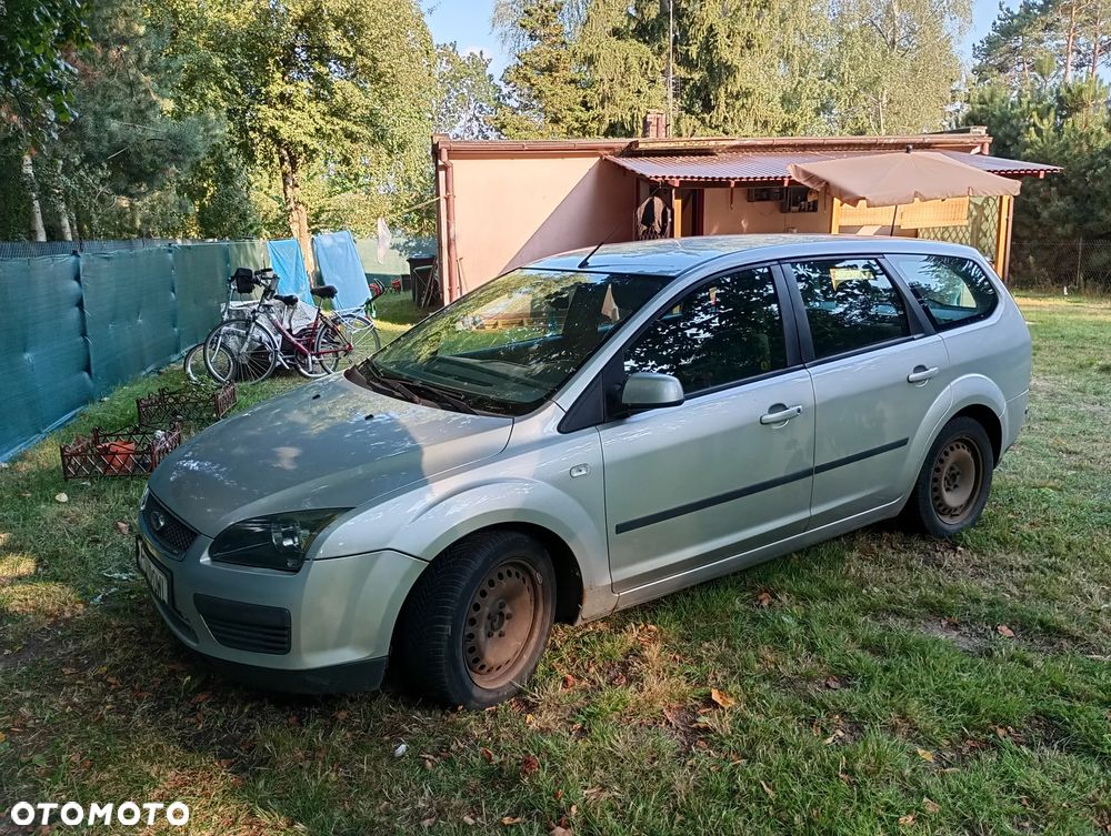 Ford Focus 1.6 TDCi Ambiente DPF - 2