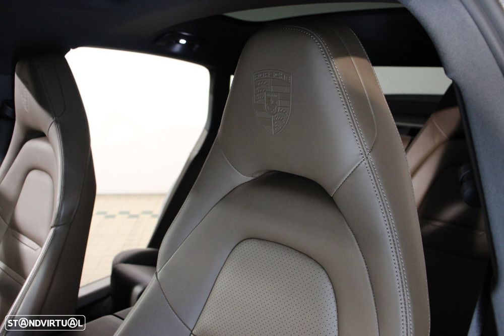 Porsche Panamera 4 S - 10