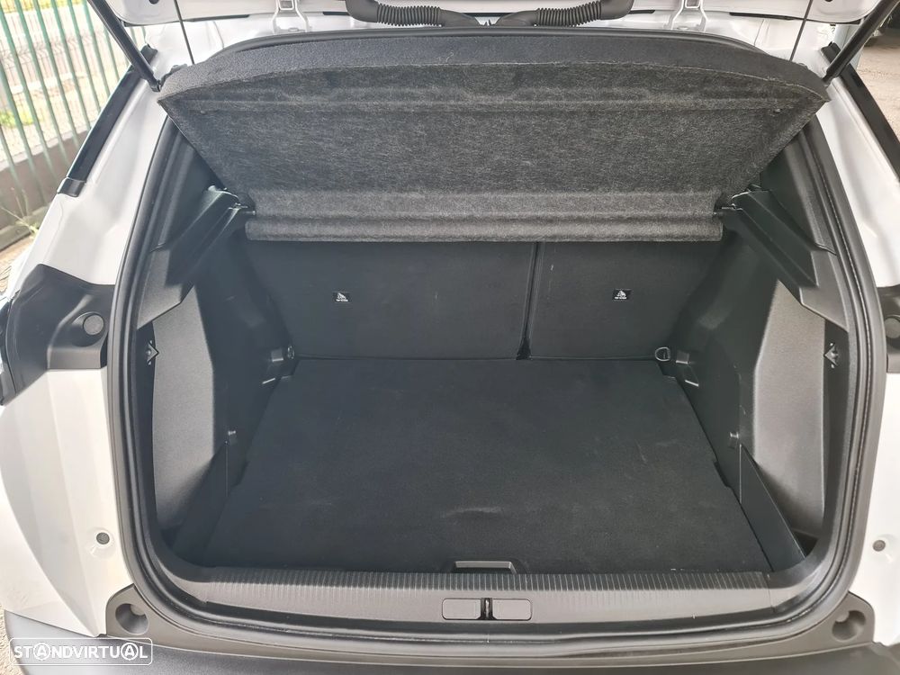 Peugeot 2008 1.2 PureTech Allure Pack — fotografia 26