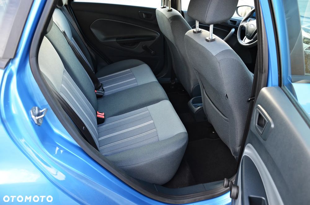 Ford Fiesta 1.25 Ghia - 32