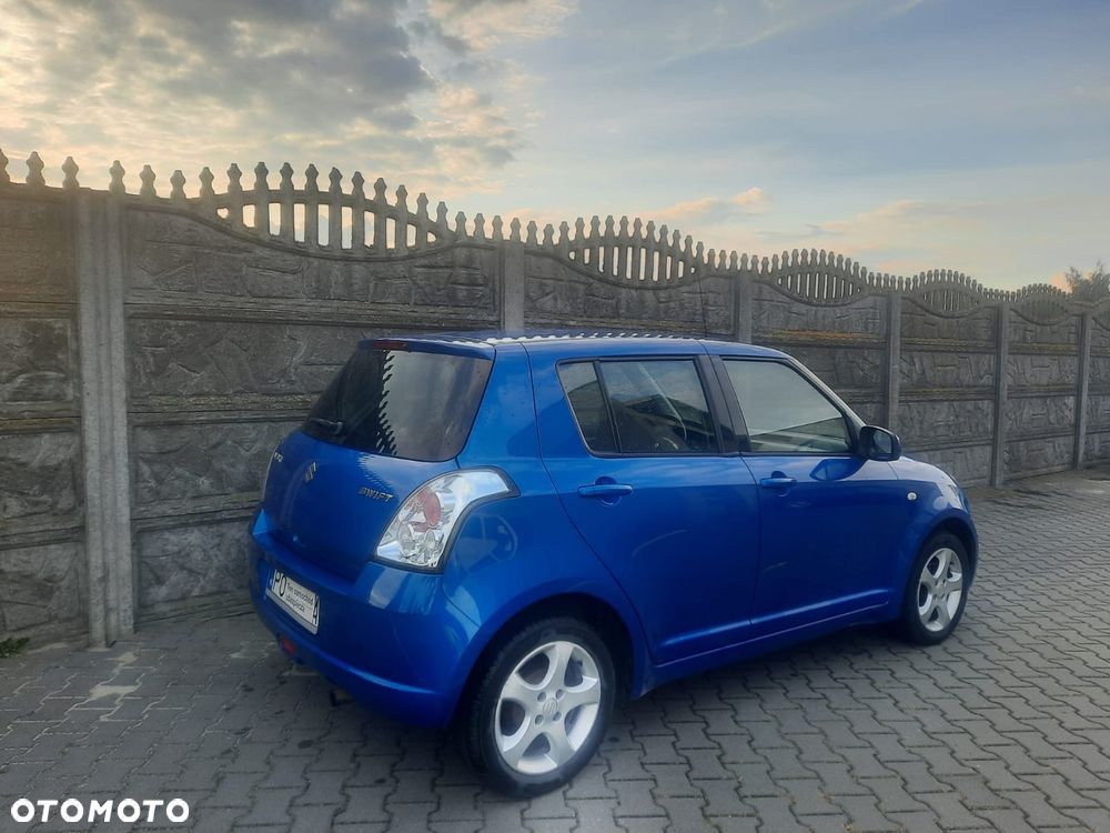 Suzuki Swift - 4