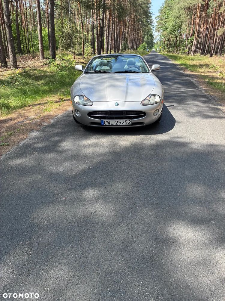 Jaguar XK8 Cabriolet - 24