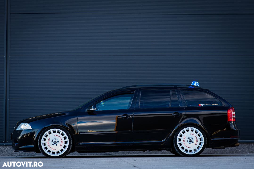 Skoda Octavia Combi 2.0 TFSI RS - 11