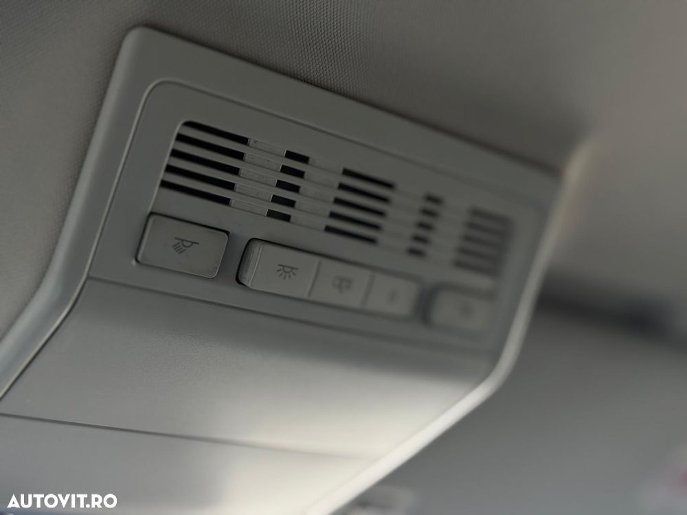 Volkswagen Caravelle - 19