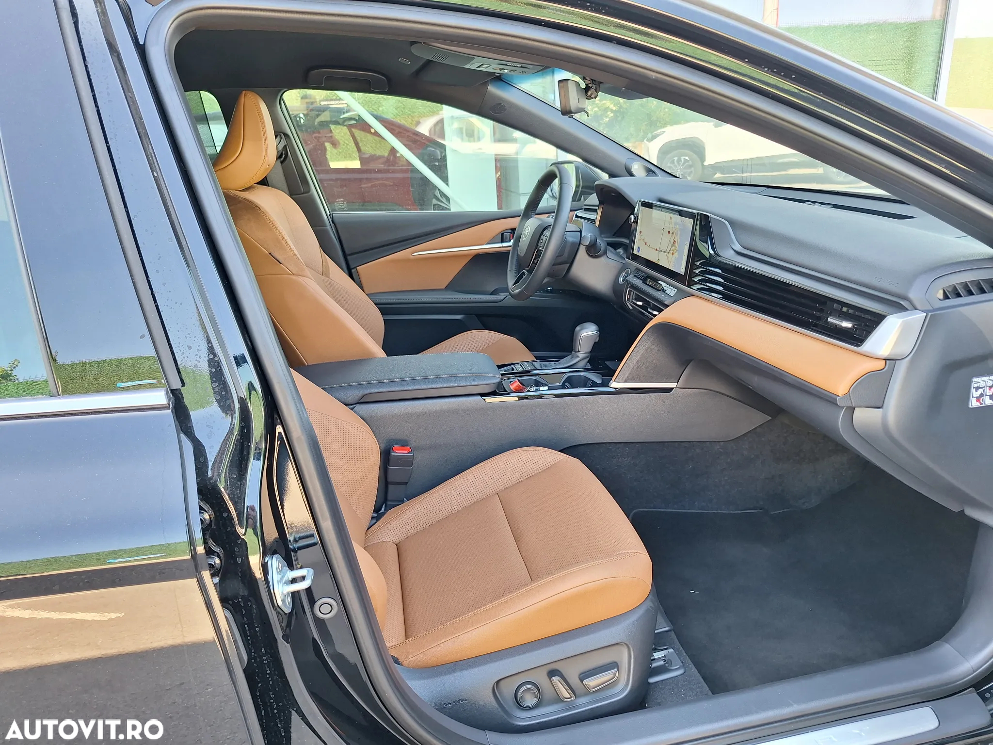 Toyota Camry 2.5 HEV Luxury - 10
