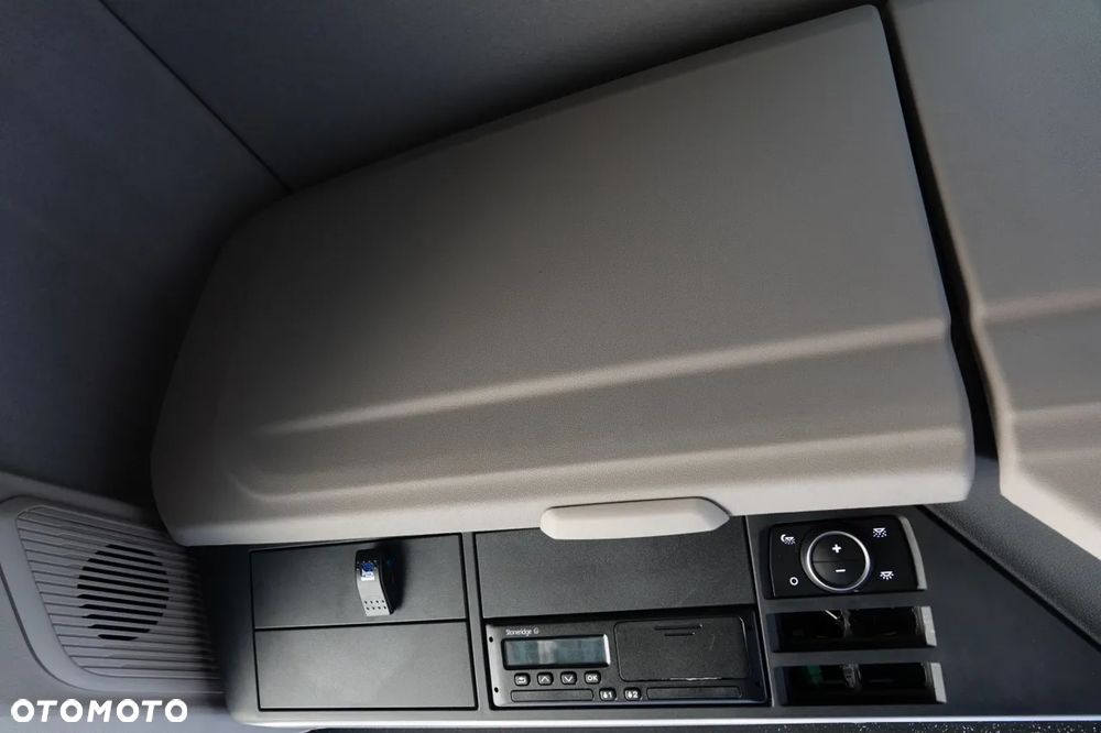 DAF XF 480 / PEŁNY ADR / OPONY 100% / PO KONTRAKCIE SERWISOWYM - 29