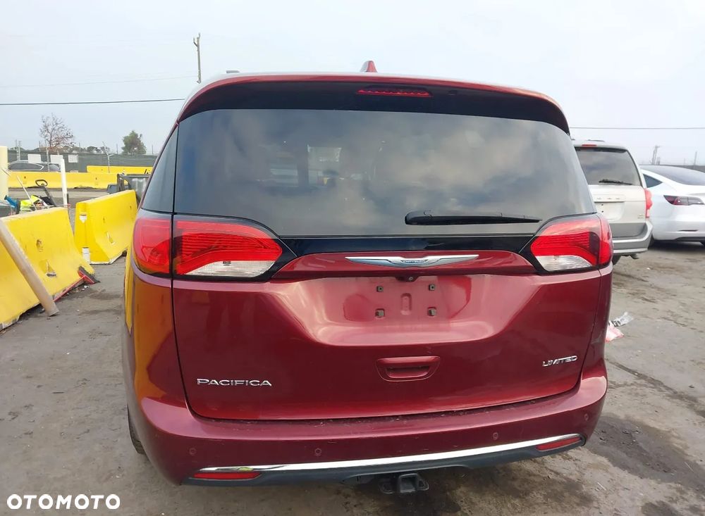 Chrysler Pacifica - 3