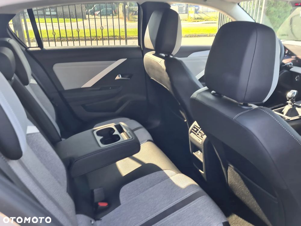 Opel Astra 1.2 Turbo GS Line - 17