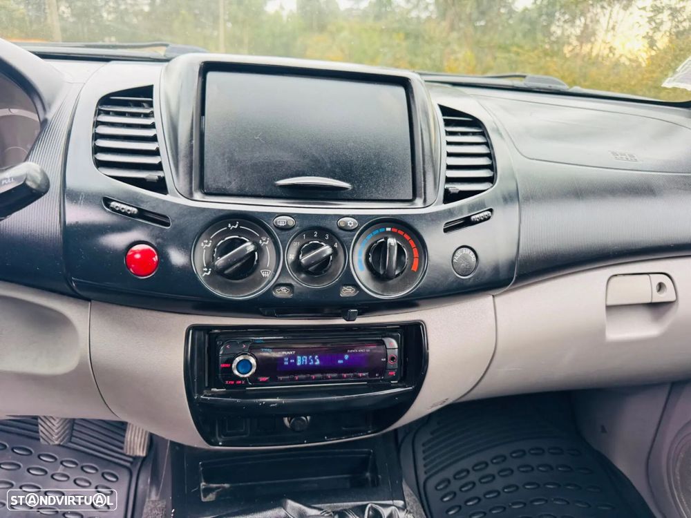 Mitsubishi L200 2.5 DI-D CD Intense AC/JLL - 21