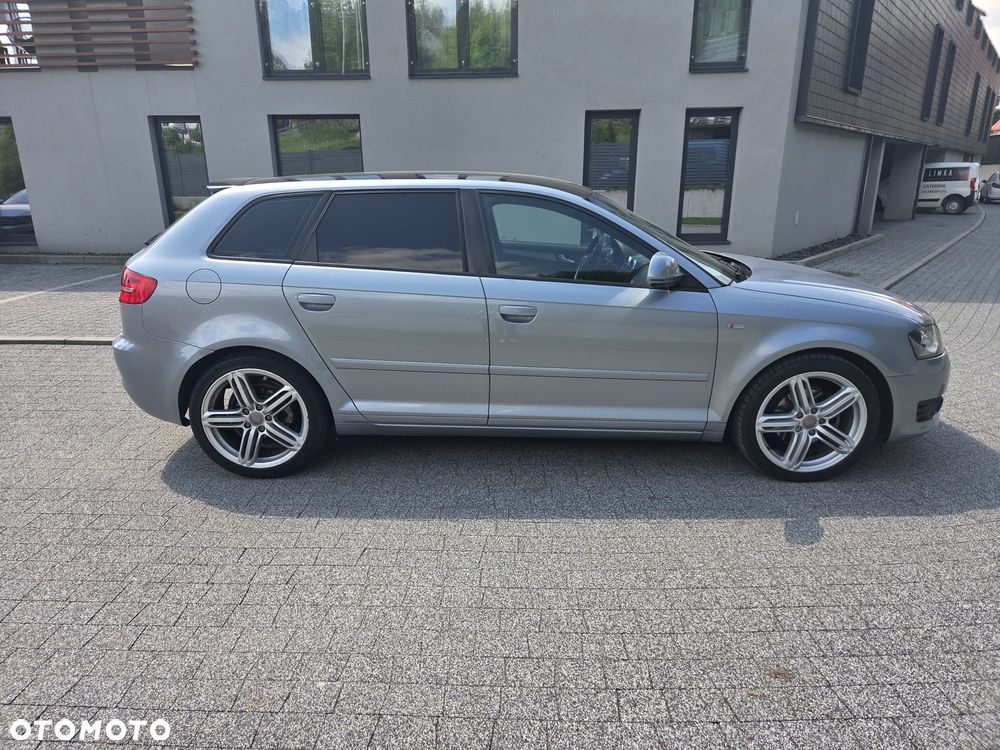 Audi A3 Sportback 2.0 TDI DPF S tronic S line Sportpaket - 4