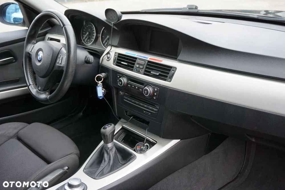 BMW Seria 3 318i Edition Sport - 17