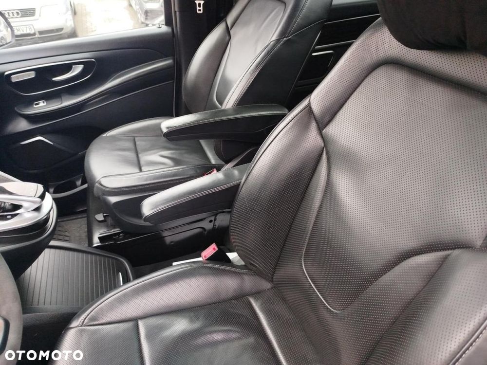 Mercedes-Benz Klasa V - 11