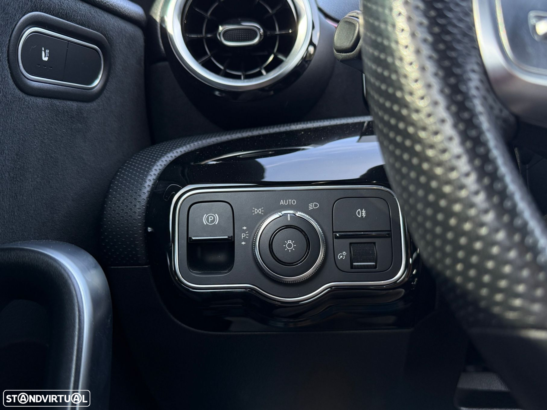 Mercedes-Benz A 180 7G-DCT AMG Line - 14