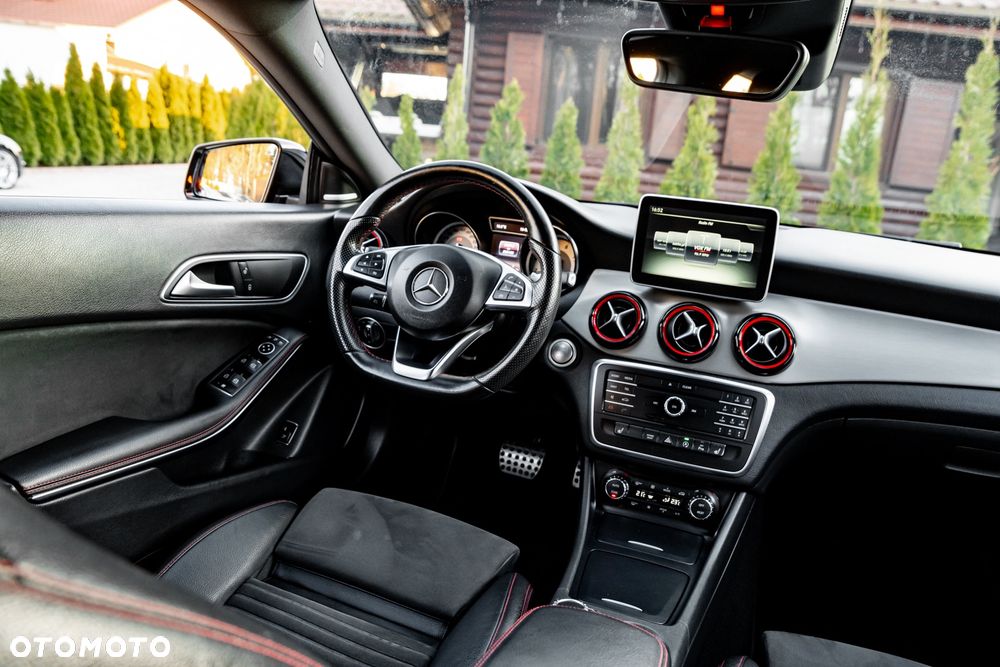 Mercedes-Benz CLA 250 7G-DCT AMG Line - 28