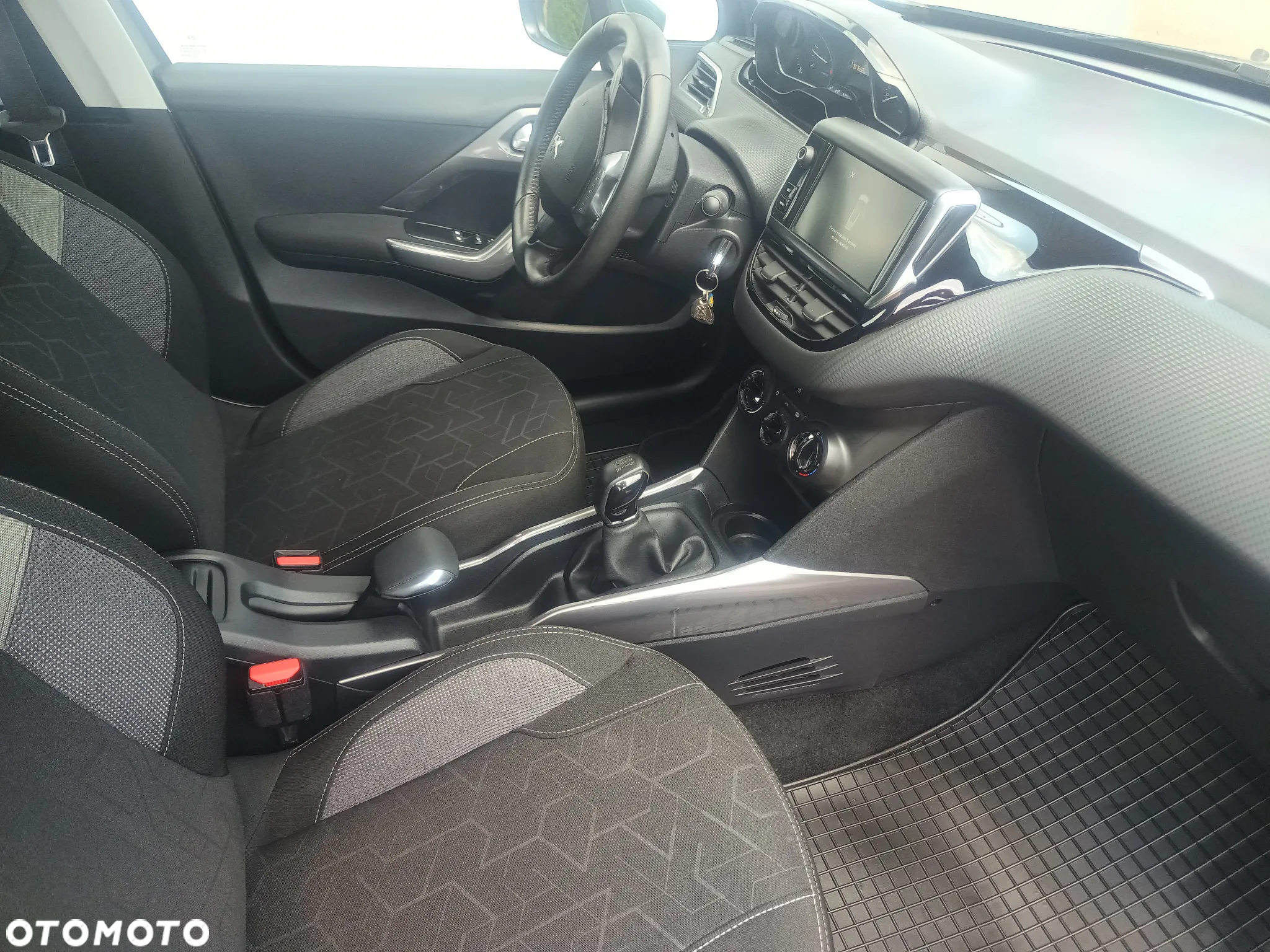 Peugeot 2008 - 11