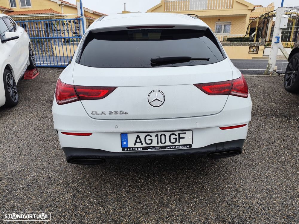 Mercedes-Benz CLA 250 e Shooting Brake AMG Line - 13