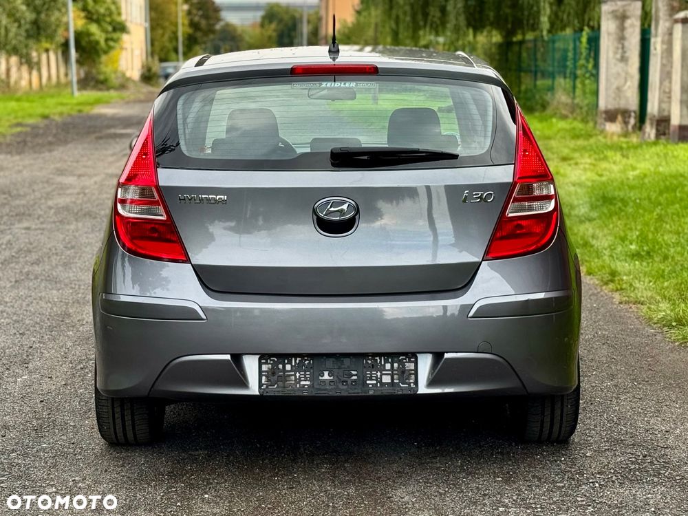 Hyundai i30 1.4 Classic - 9