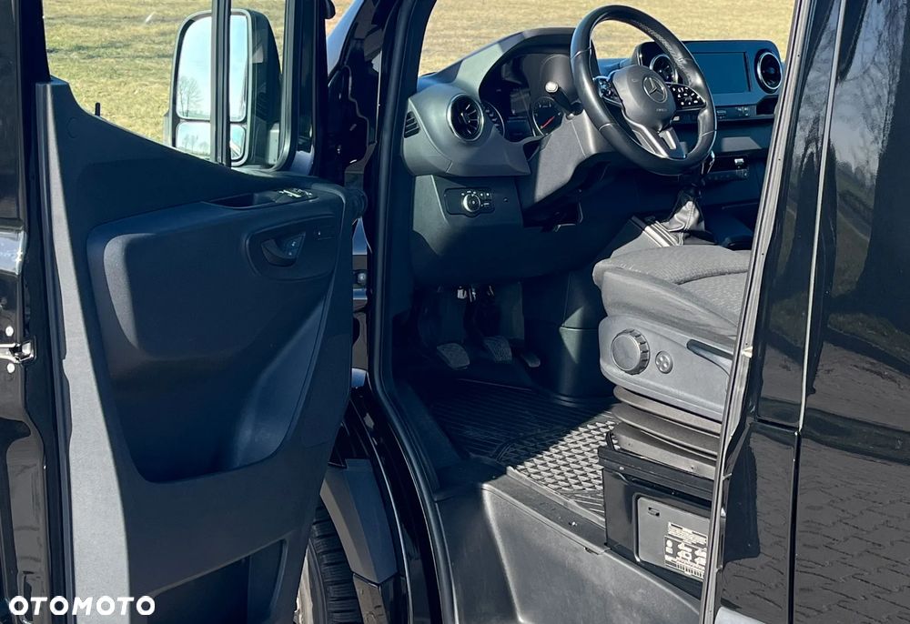 Mercedes-Benz Sprinter - 12