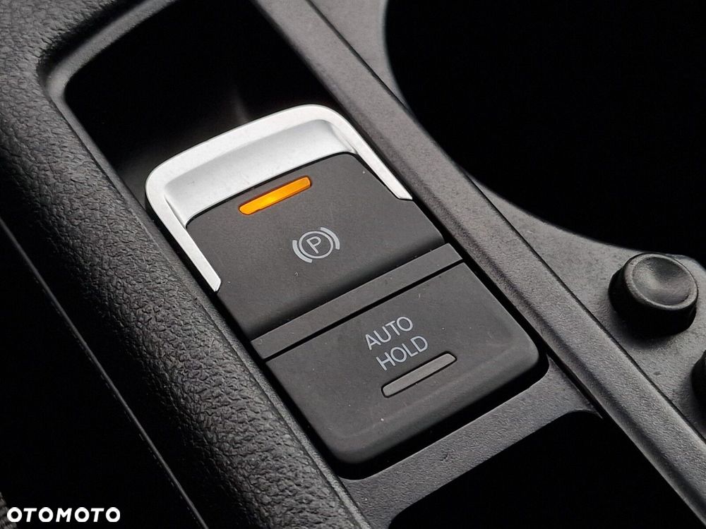 Volkswagen Touran 2.0 TDI BMT Comfortline DSG - 27