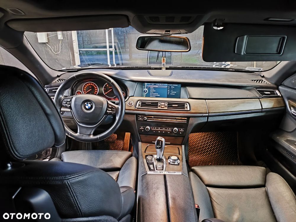 BMW Seria 7 730d L - 12