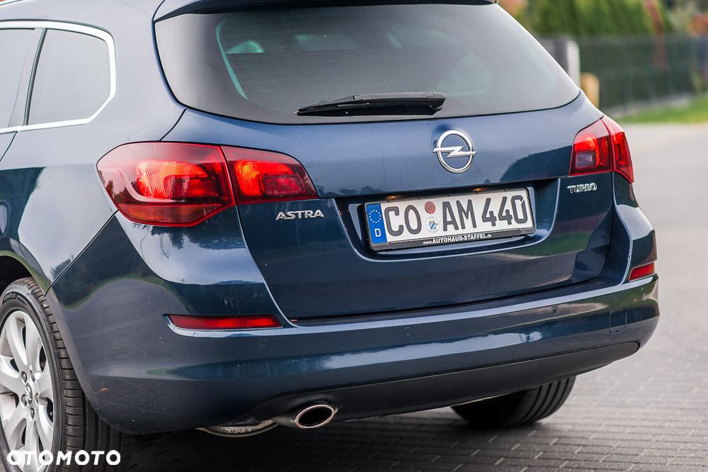 Opel Astra 1.6 T Cosmo - 17