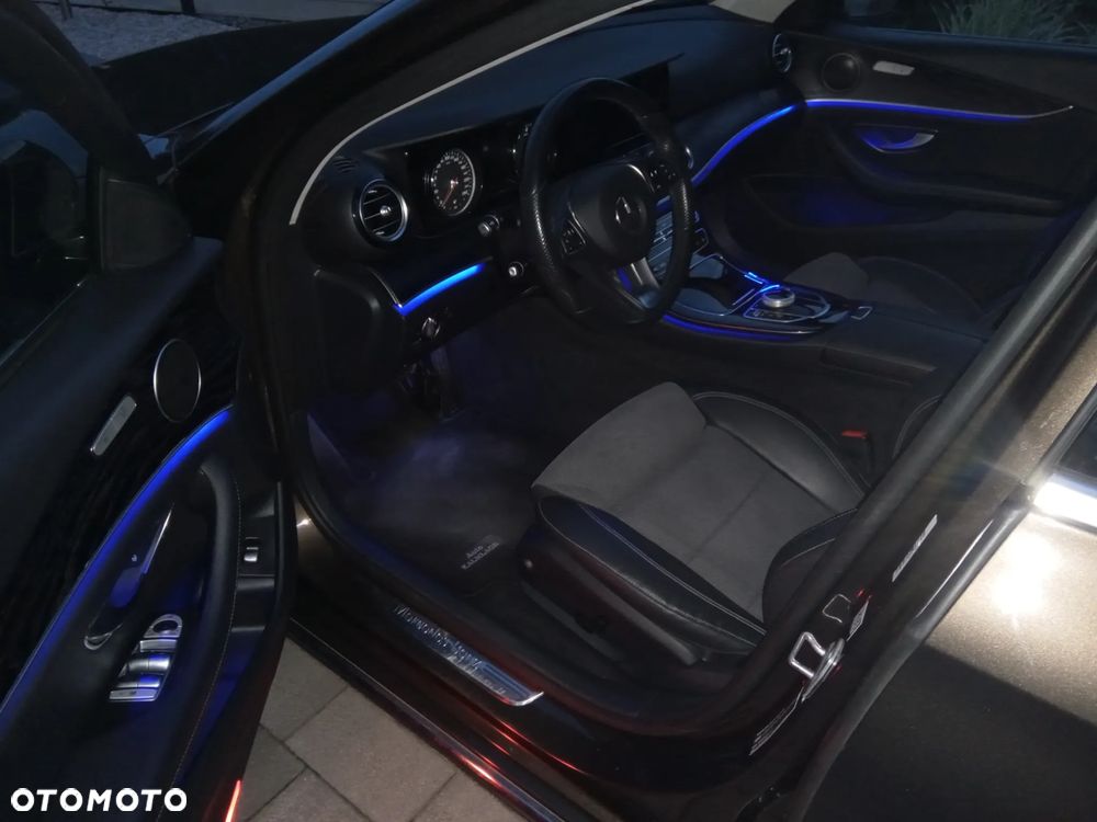Mercedes-Benz Klasa E 200 9G-TRONIC Avantgarde - 38