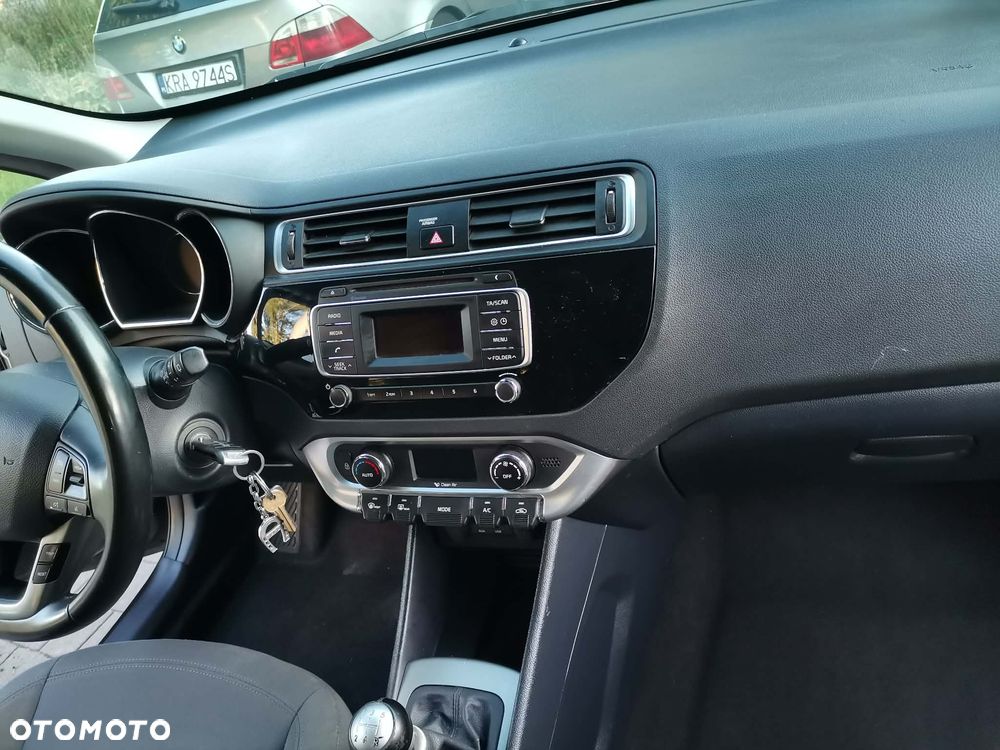Kia Rio 2016 photo 4
