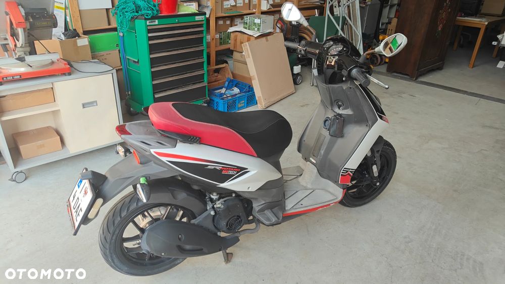 Aprilia SR - 2