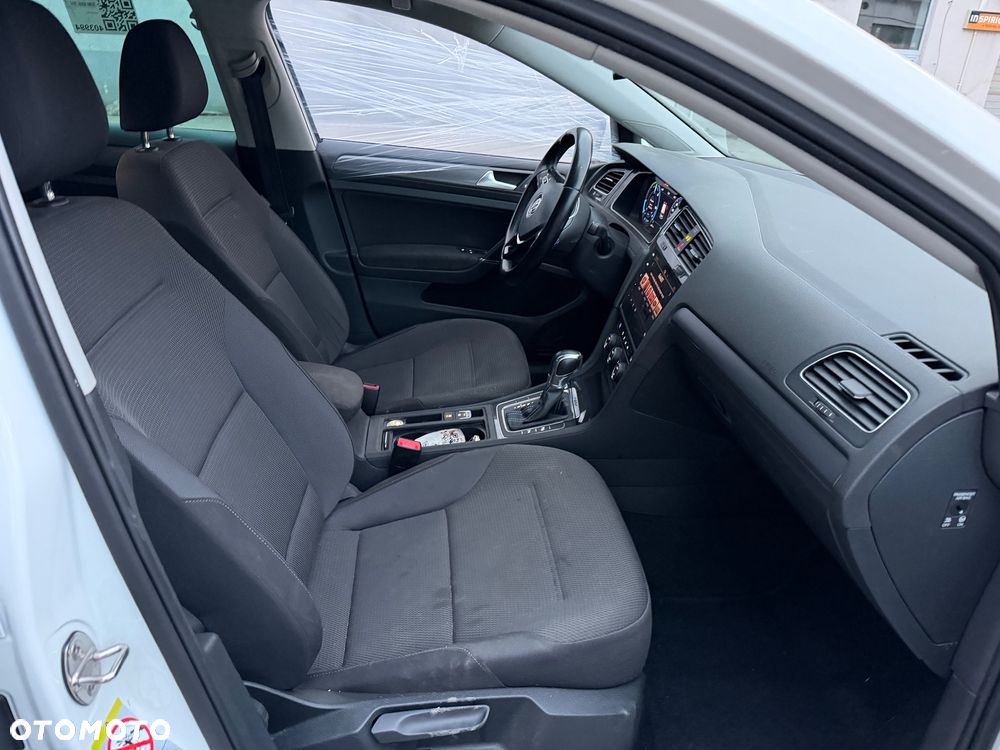 Volkswagen Golf e-Golf - 23