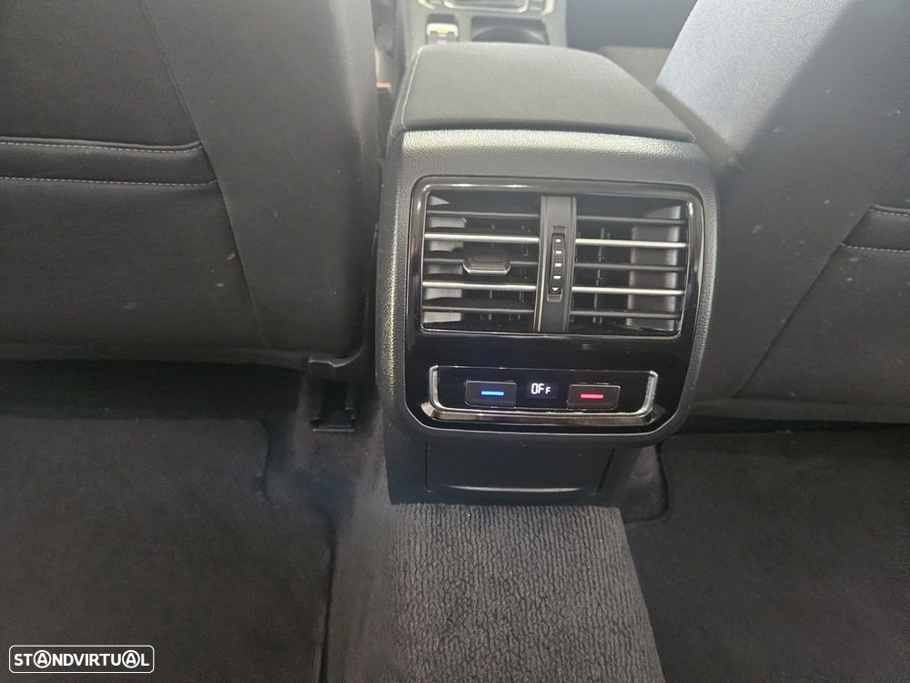 VW Passat 1.6 TDI (BlueMotion ) Trendline - 24